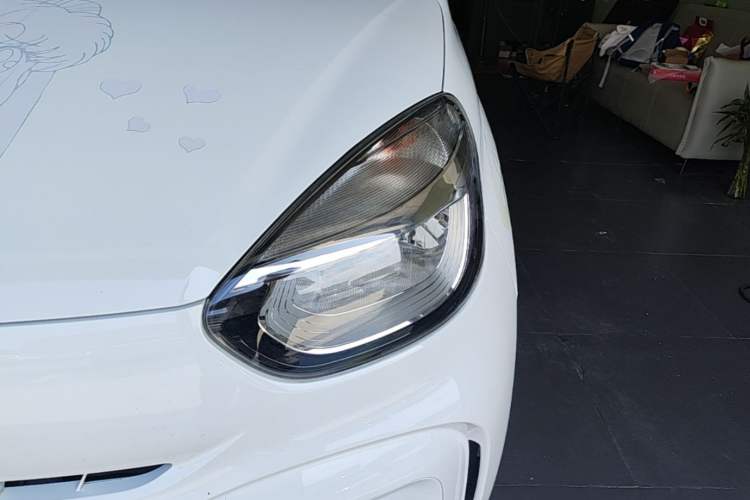Used Roewe Clever 2021 302 km New Four-Seater Super-Efficient Version Left Front Headlight