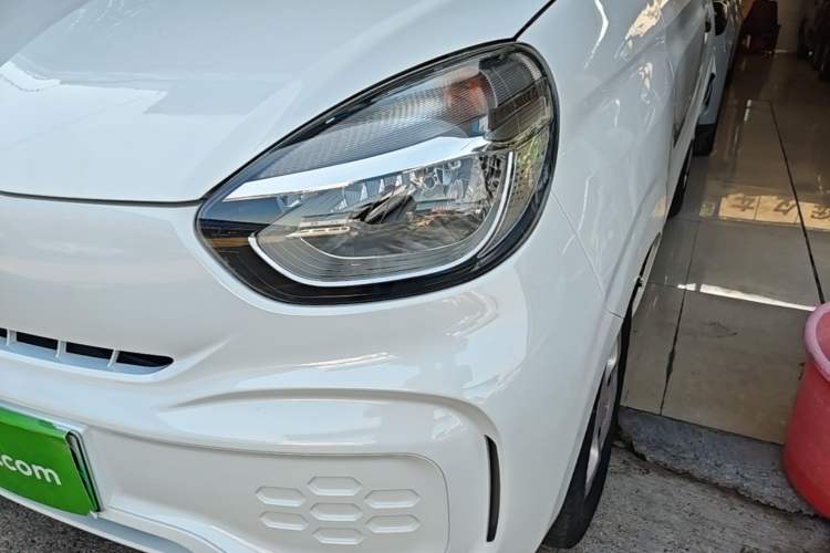 Used Roewe Clever 2021 302 km New Four-Seater Super-Efficient Version Left Front Headlight