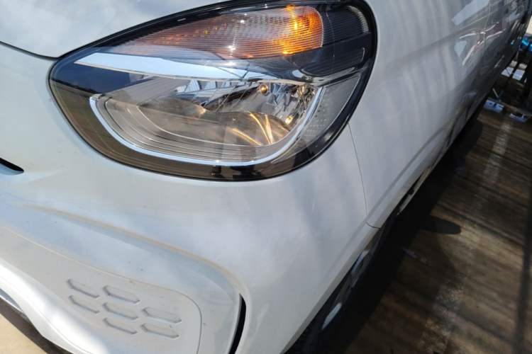 Used Roewe Clever 2021 302 km New Four-Seater Super-Efficient Version Left Front Headlight