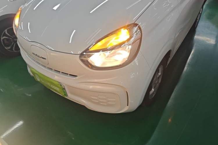 Used Roewe Clever 2021 302 km New Four-Seater Super-Efficient Version Left Front Headlight