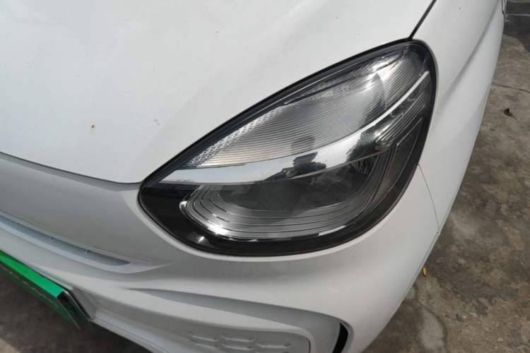 Used Roewe Clever 2021 302 km New Four-Seater Super-Efficient Version Left Front Headlight