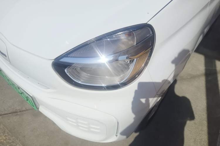 Used Roewe Clever 2021 302 km New Four-Seater Super-Efficient Version Left Front Headlight