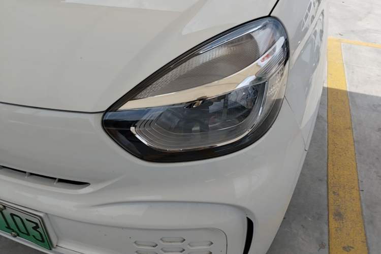 Used Roewe Clever 2021 302 km New Four-Seater Super-Efficient Version Left Front Headlight