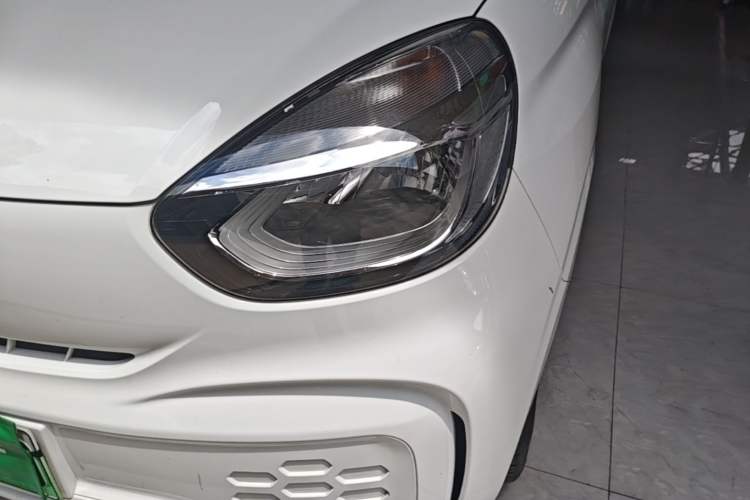 Used Roewe Clever 2021 302 km New Four-Seater Super-Efficient Version Left Front Headlight