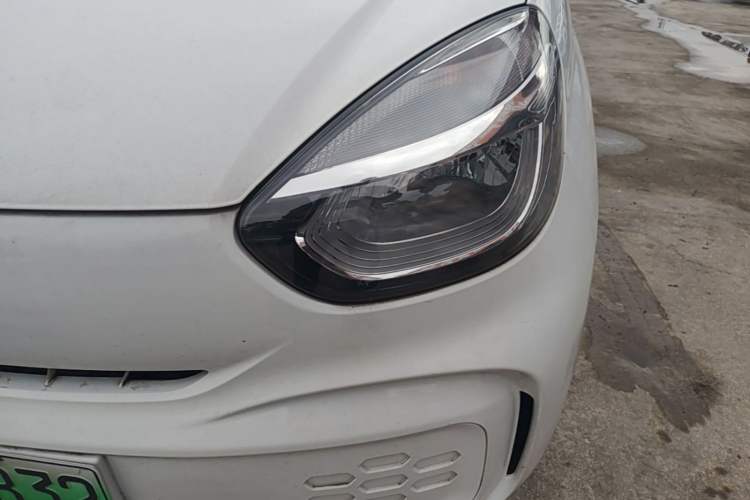 Used Roewe Clever 2021 302 km New Four-Seater Super-Efficient Version Left Front Headlight
