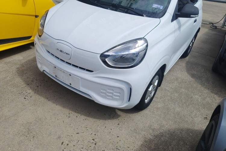 Used Roewe Clever 2021 302 km New Four-Seater Super-Efficient Version Left Front Headlight