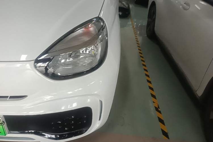 Used Roewe Clever 2021 302 km New Four-Seater Super-Efficient Version Left Front Headlight