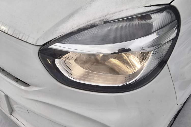Used Roewe Clever 2021 302 km New Four-Seater Super-Efficient Version Left Front Headlight