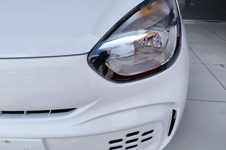 Used Roewe Clever 2021 302 km New Four-Seater Super-Efficient Version Left Front Headlight