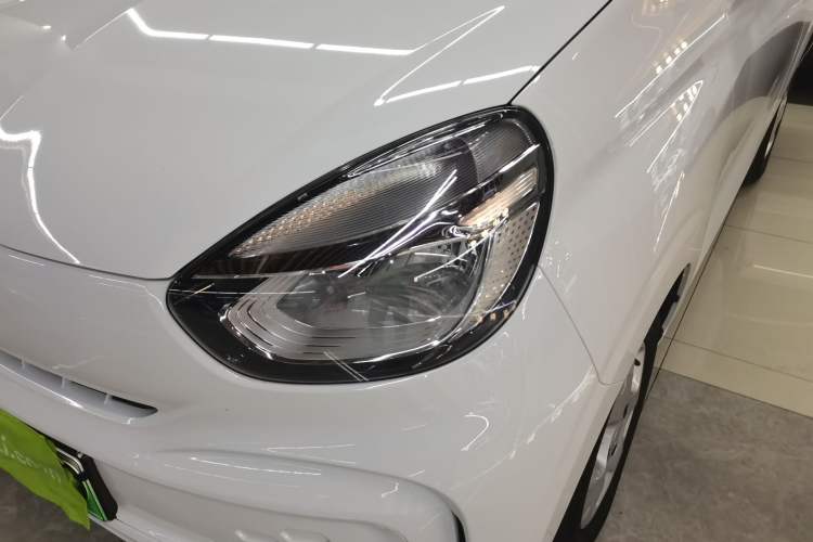 Used Roewe Clever 2021 302 km New Four-Seater Super-Efficient Version Left Front Headlight