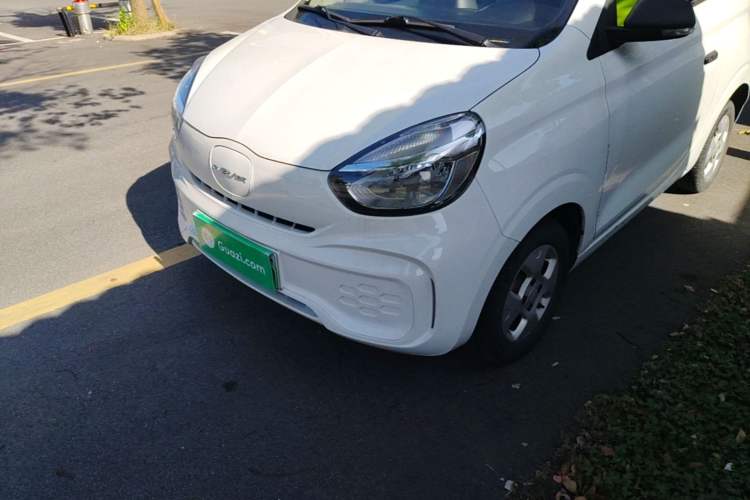 Used Roewe Clever 2021 302 km New Four-Seater Super-Efficient Version Left Front Headlight