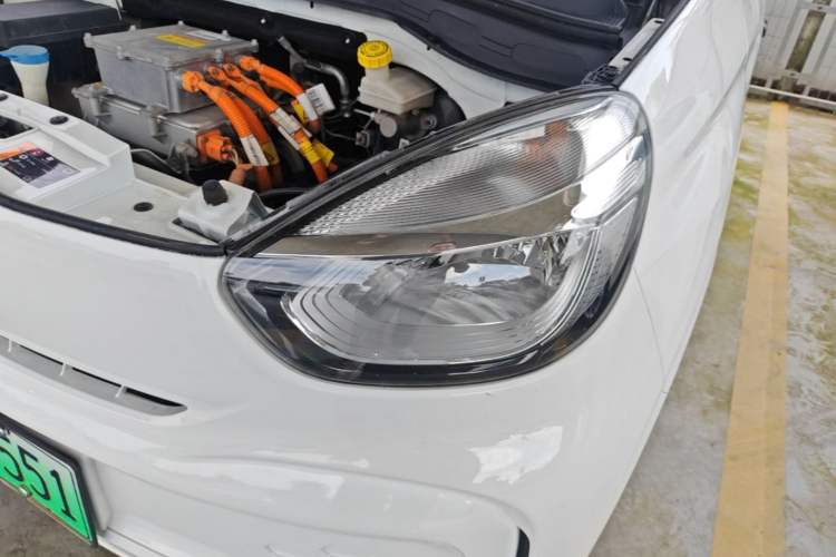 Used Roewe Clever 2021 302 km New Four-Seater Super-Efficient Version Left Front Headlight