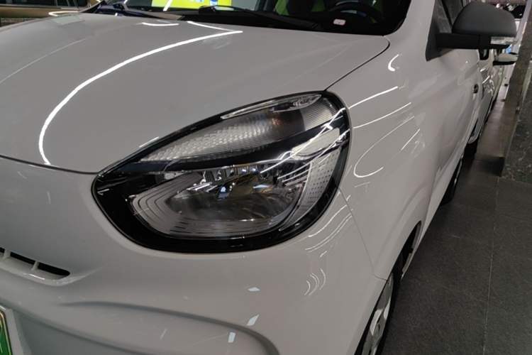Used Roewe Clever 2021 302 km New Four-Seater Super-Efficient Version Left Front Headlight