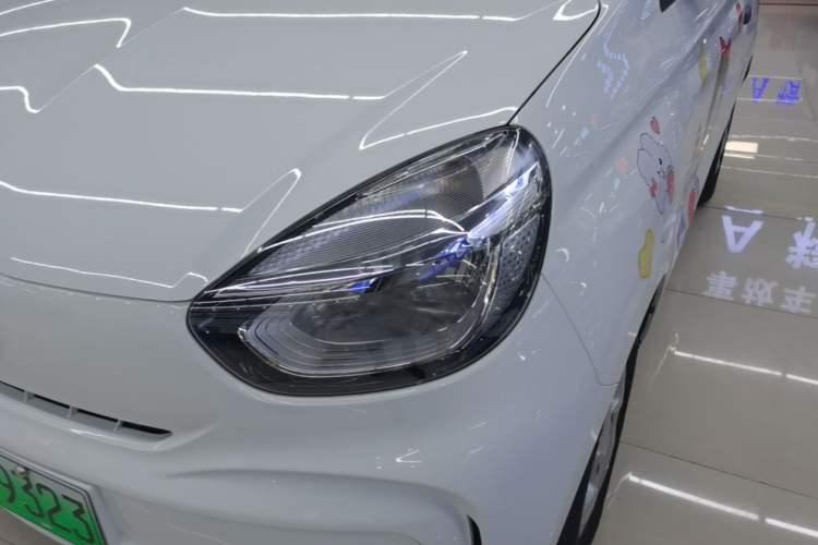 Used Roewe Clever 2021 302 km New Four-Seater Super-Efficient Version Left Front Headlight