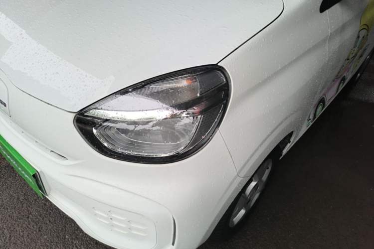 Used Roewe Clever 2021 302 km New Four-Seater Super-Efficient Version Left Front Headlight