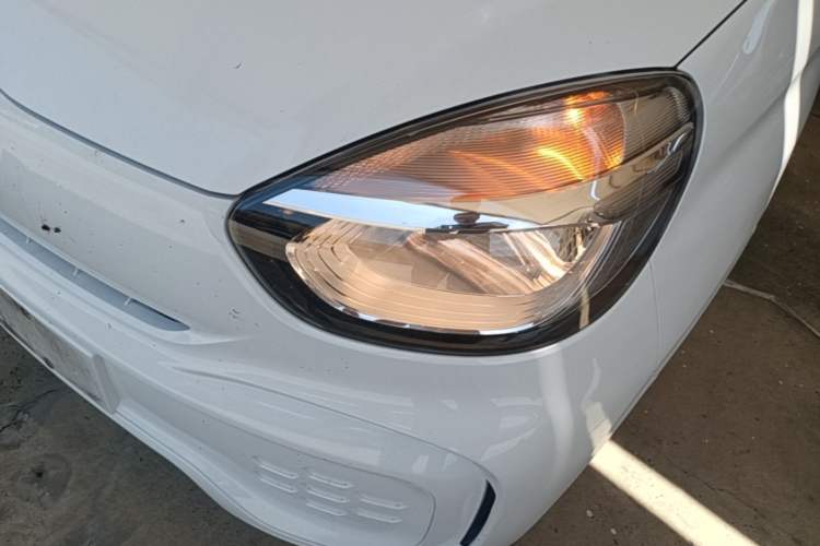 Used Roewe Clever 2021 302 km New Four-Seater Super-Efficient Version Left Front Headlight
