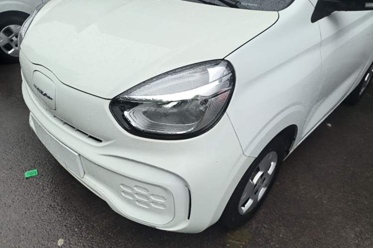 Used Roewe Clever 2021 302 km New Four-Seater Super-Efficient Version Left Front Headlight