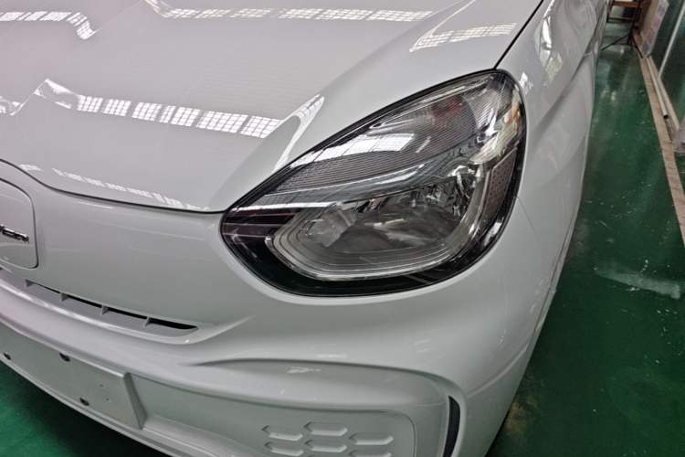 Used Roewe Clever 2021 302 km New Four-Seater Super-Efficient Version Left Front Headlight