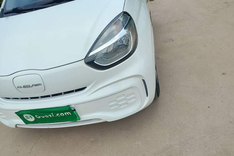 Used Roewe Clever 2021 302 km New Four-Seater Super-Efficient Version Left Front Headlight