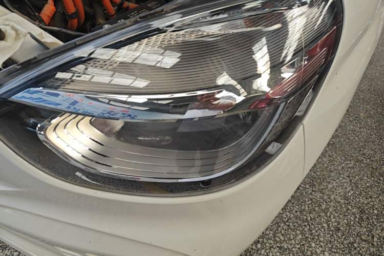 Used Roewe Clever 2021 302 km New Four-Seater Super-Efficient Version Left Front Headlight