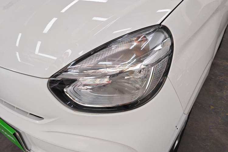 Used Roewe Clever 2021 302 km New Four-Seater Super-Efficient Version Left Front Headlight