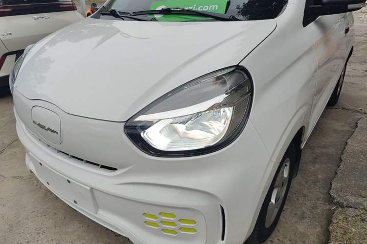Used Roewe Clever 2021 302 km New Four-Seater Super-Efficient Version Left Front Headlight