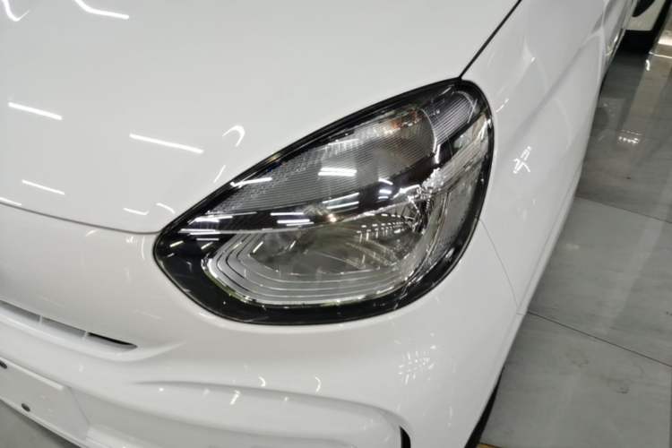 Used Roewe Clever 2021 302 km New Four-Seater Super-Efficient Version Left Front Headlight