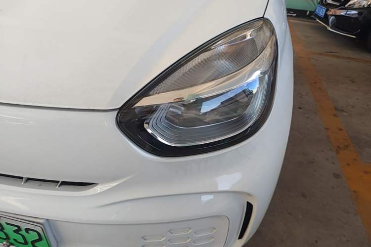 Used Roewe Clever 2021 302 km New Four-Seater Super-Efficient Version Left Front Headlight