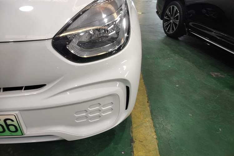 Used Roewe Clever 2021 302 km New Four-Seater Super-Efficient Version Left Front Headlight
