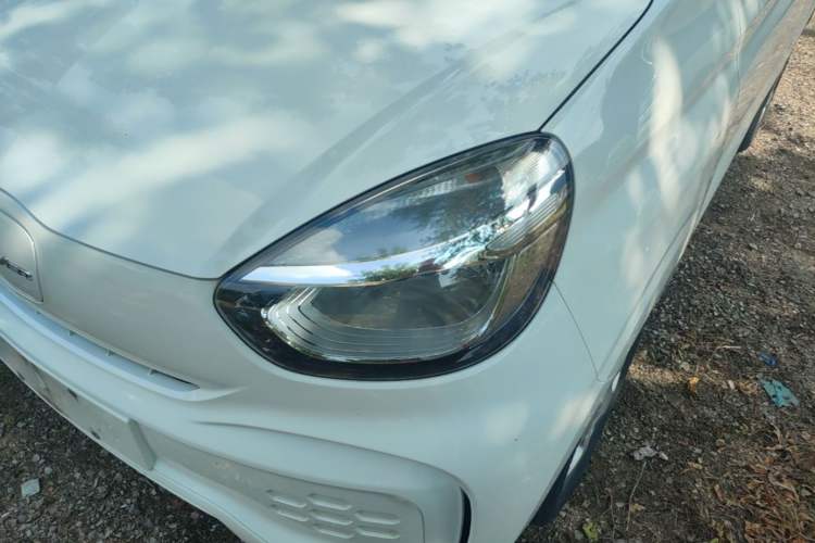 Used Roewe Clever 2021 302 km New Four-Seater Super-Efficient Version Left Front Headlight