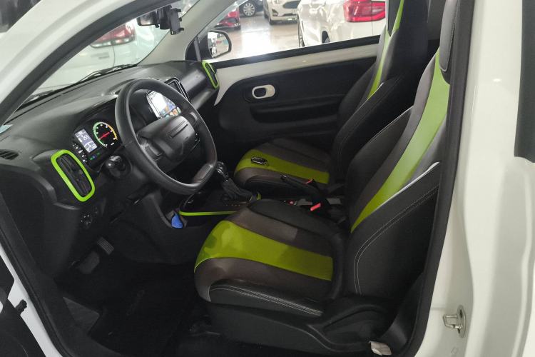 Used Roewe Clever 2021 302 km New Four-Seater Super-Efficient Version Left Front Seat