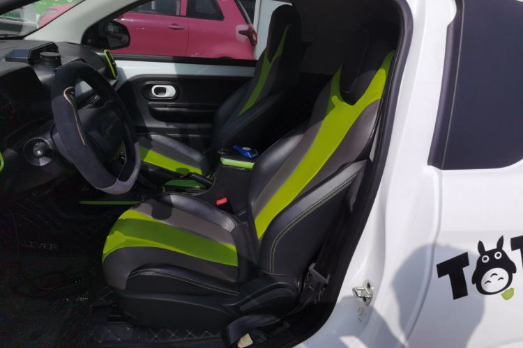 Used Roewe Clever 2021 302 km New Four-Seater Super-Efficient Version Left Front Seat