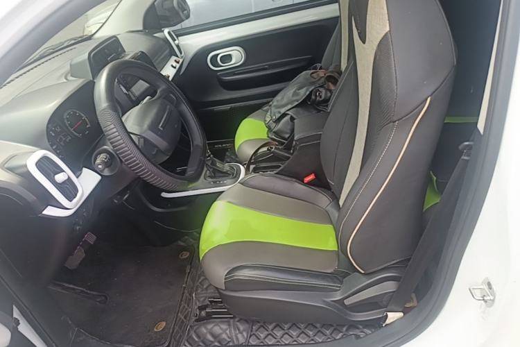 Used Roewe Clever 2021 302 km New Four-Seater Super-Efficient Version Left Front Seat