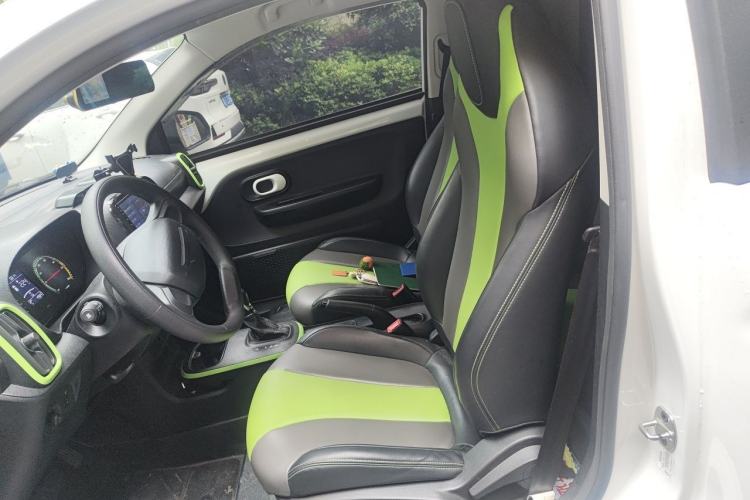 Used Roewe Clever 2021 302 km New Four-Seater Super-Efficient Version Left Front Seat
