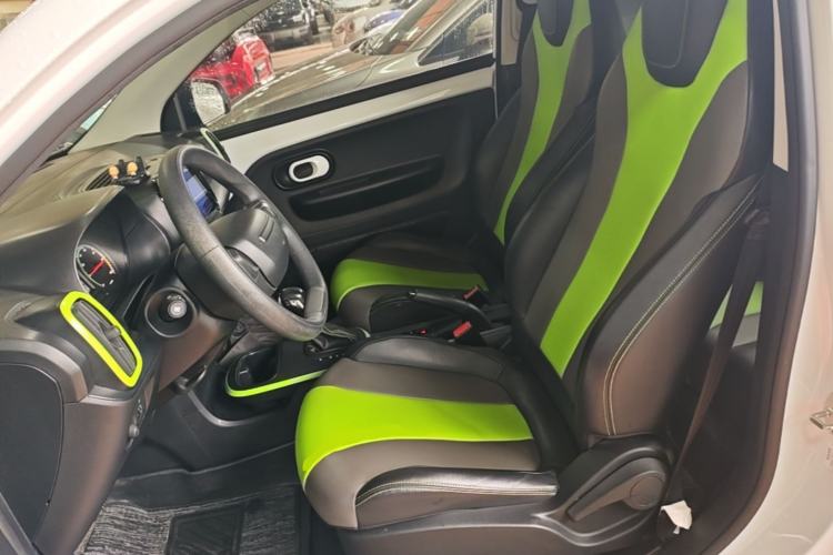 Used Roewe Clever 2021 302 km New Four-Seater Super-Efficient Version Left Front Seat
