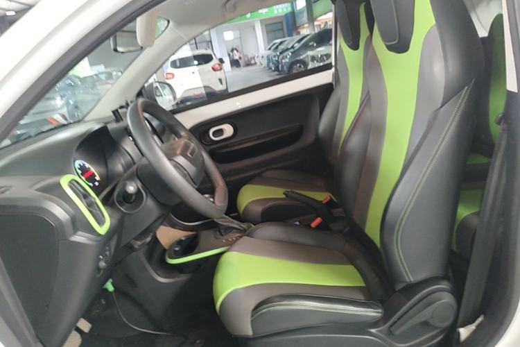 Used Roewe Clever 2021 302 km New Four-Seater Super-Efficient Version Left Front Seat