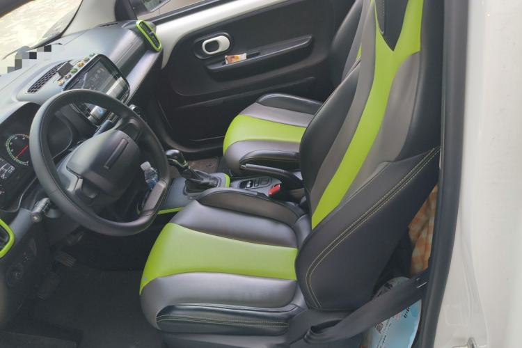 Used Roewe Clever 2021 302 km New Four-Seater Super-Efficient Version Left Front Seat