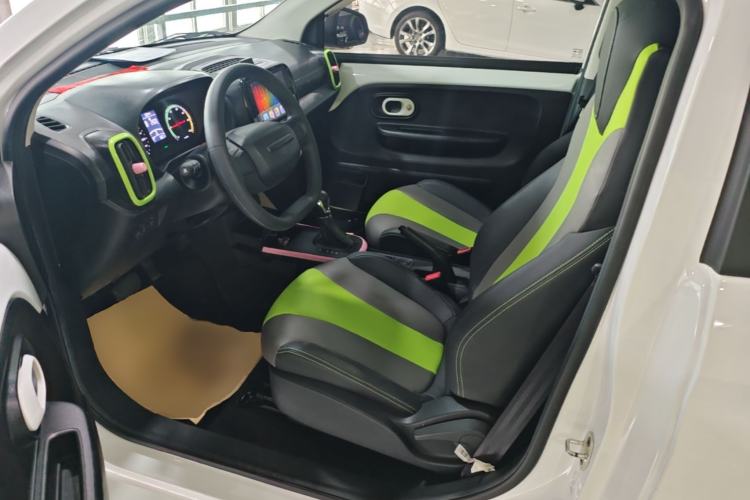 Used Roewe Clever 2021 302 km New Four-Seater Super-Efficient Version Left Front Seat