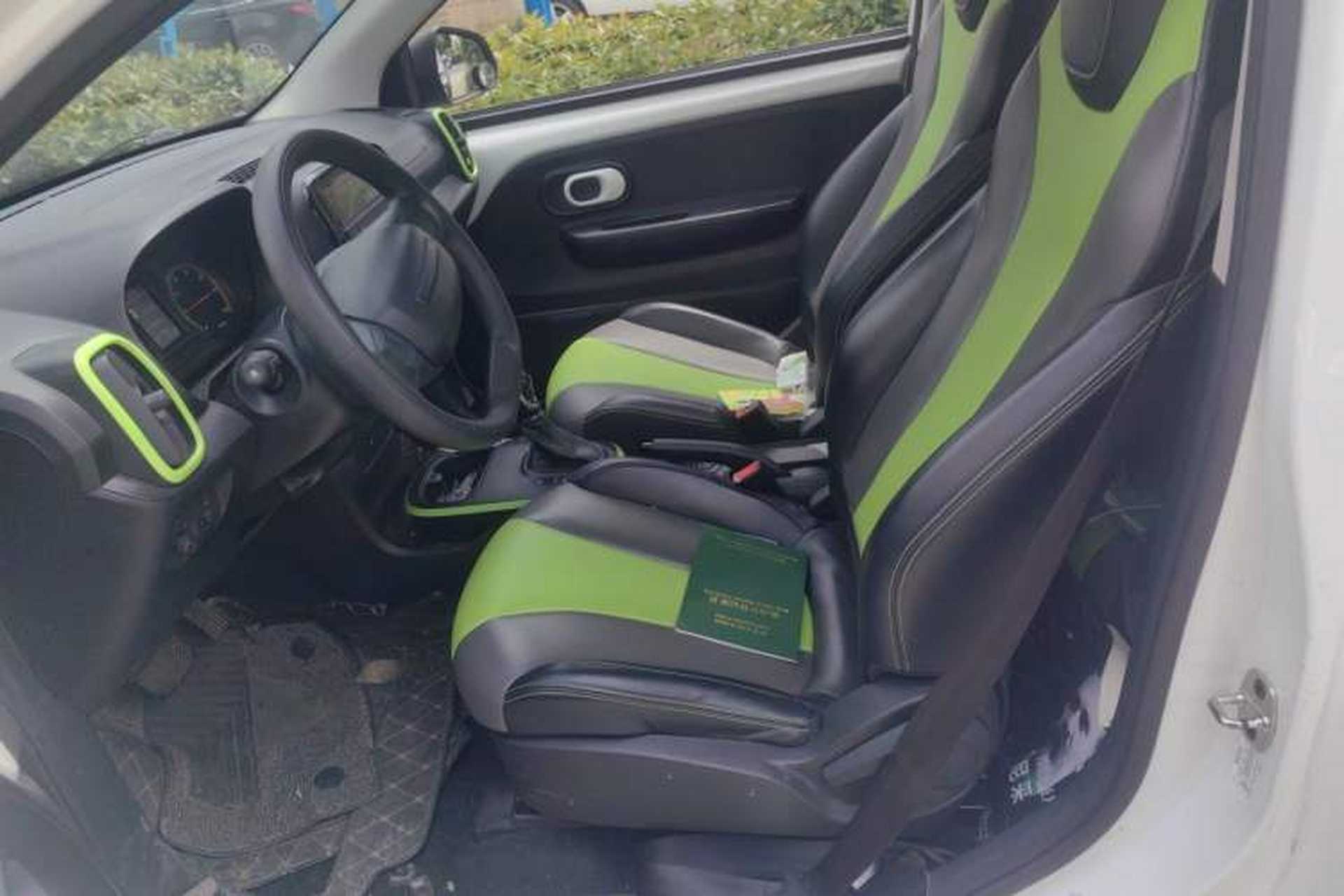 Used Roewe Clever 2021 302 km New Four-Seater Super-Efficient Version Left Front Seat