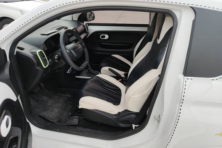 Used Roewe Clever 2021 302 km New Four-Seater Super-Efficient Version Left Front Seat