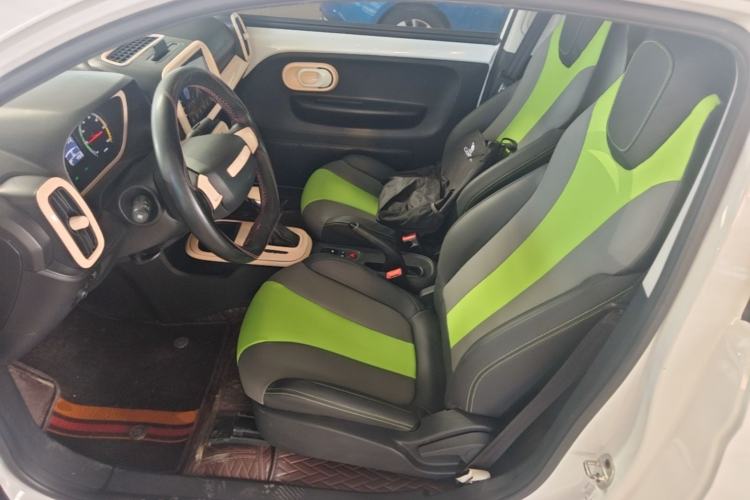 Used Roewe Clever 2021 302 km New Four-Seater Super-Efficient Version Left Front Seat