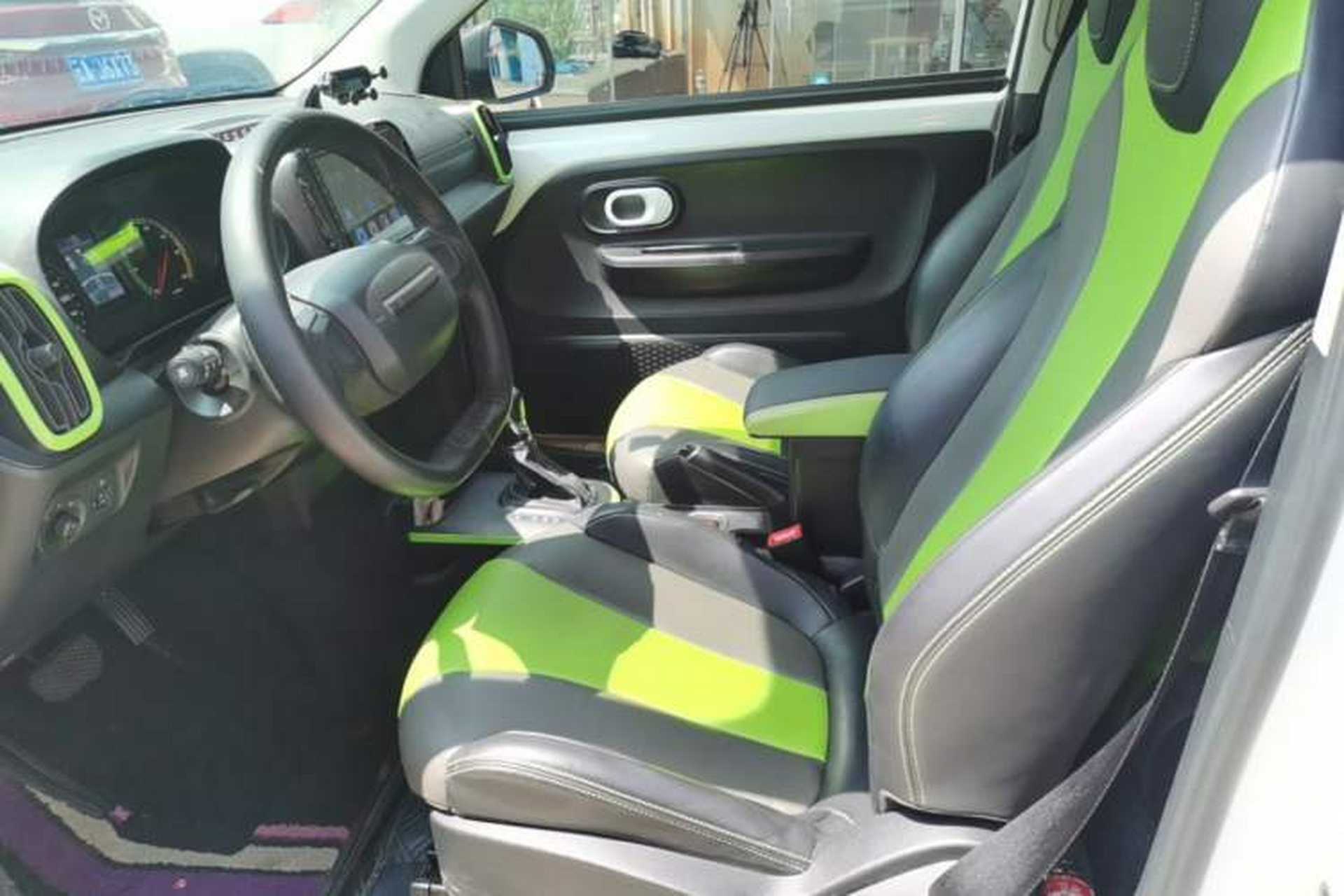 Used Roewe Clever 2021 302 km New Four-Seater Super-Efficient Version Left Front Seat