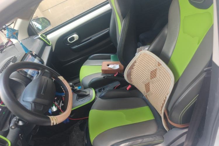 Used Roewe Clever 2021 302 km New Four-Seater Super-Efficient Version Left Front Seat