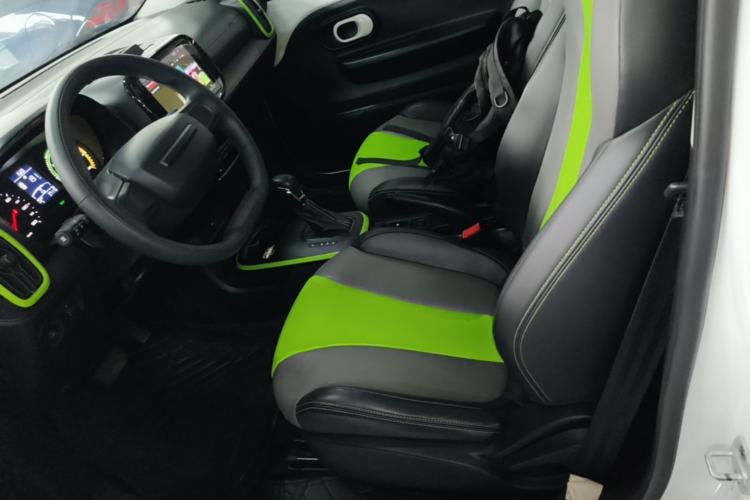 Used Roewe Clever 2021 302 km New Four-Seater Super-Efficient Version Left Front Seat