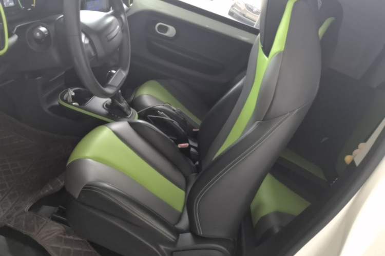 Used Roewe Clever 2021 302 km New Four-Seater Super-Efficient Version Left Front Seat