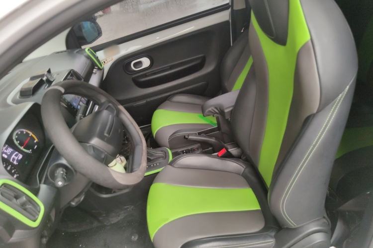 Used Roewe Clever 2021 302 km New Four-Seater Super-Efficient Version Left Front Seat