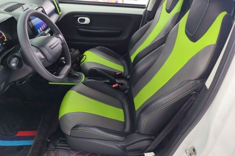 Used Roewe Clever 2021 302 km New Four-Seater Super-Efficient Version Left Front Seat