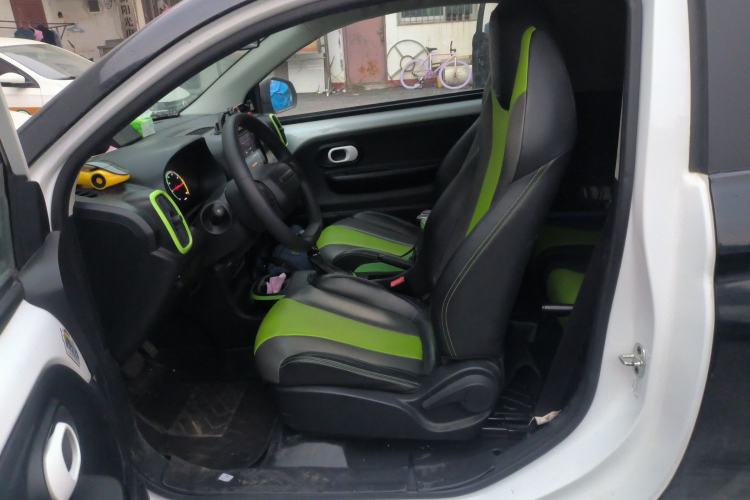 Used Roewe Clever 2021 302 km New Four-Seater Super-Efficient Version Left Front Seat