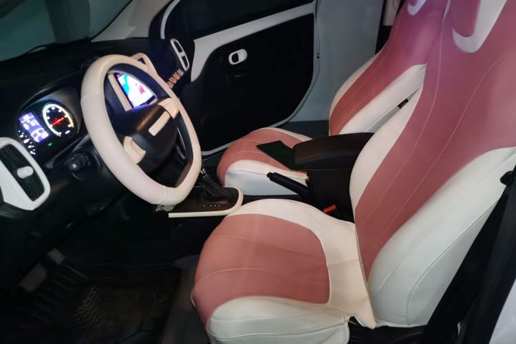 Used Roewe Clever 2021 302km All-Round Version Left Front Seat