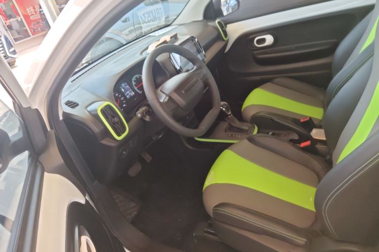 Used Roewe Clever 2021 302 km New Four-Seater Super-Efficient Version Left Front Seat